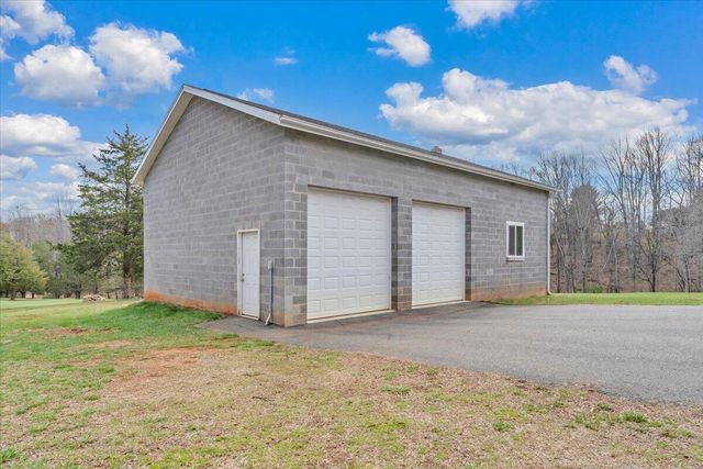 103 Glenn Haven TER, Goode, VA 24556