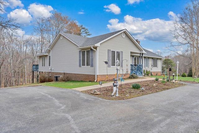 103 Glenn Haven TER, Goode, VA 24556