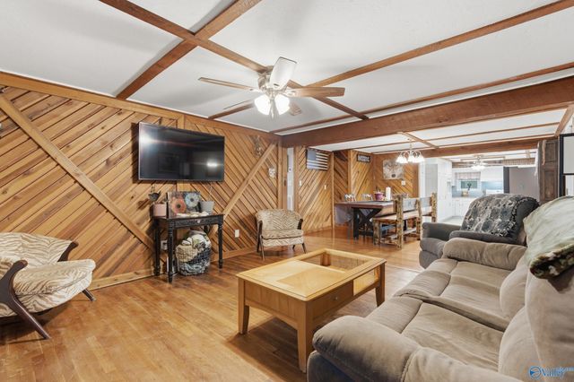 286 County Road 1241, Vinemont, AL 35179