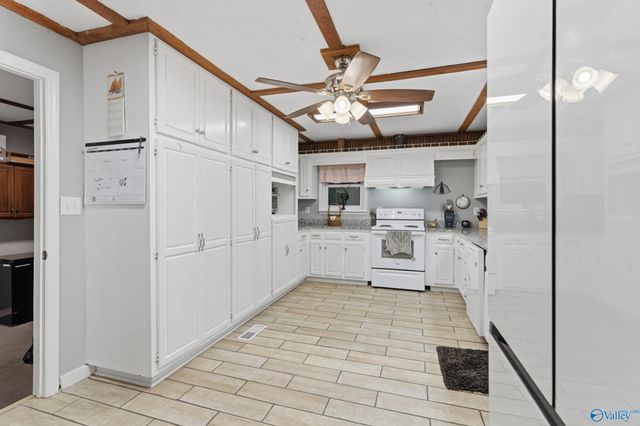 286 County Road 1241, Vinemont, AL 35179