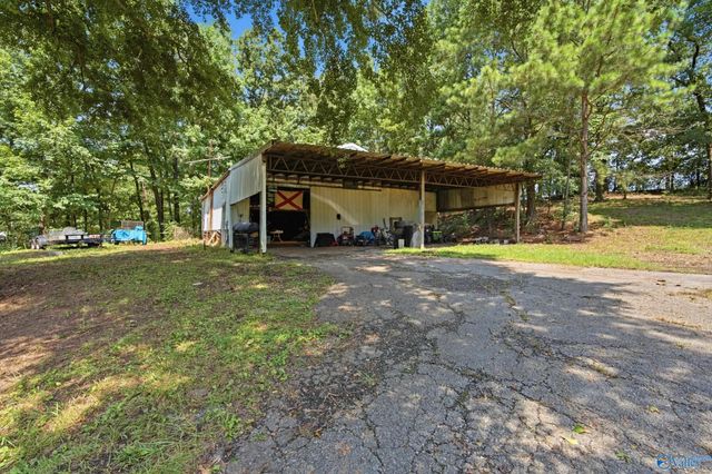 286 County Road 1241, Vinemont, AL 35179