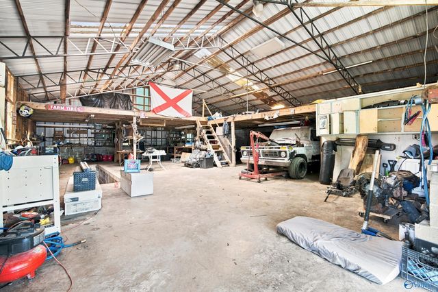 286 County Road 1241, Vinemont, AL 35179