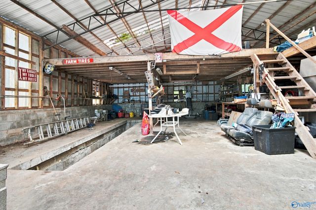 286 County Road 1241, Vinemont, AL 35179