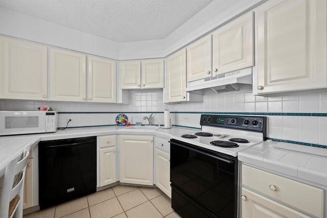 134 Lakeshore Drive 814, North Palm Beach, FL 33408