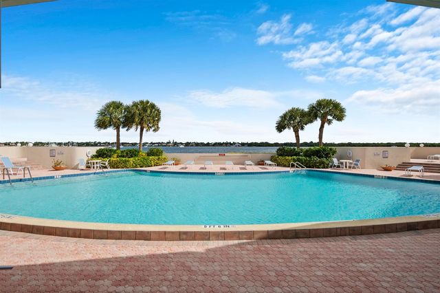 134 Lakeshore Drive 814, North Palm Beach, FL 33408