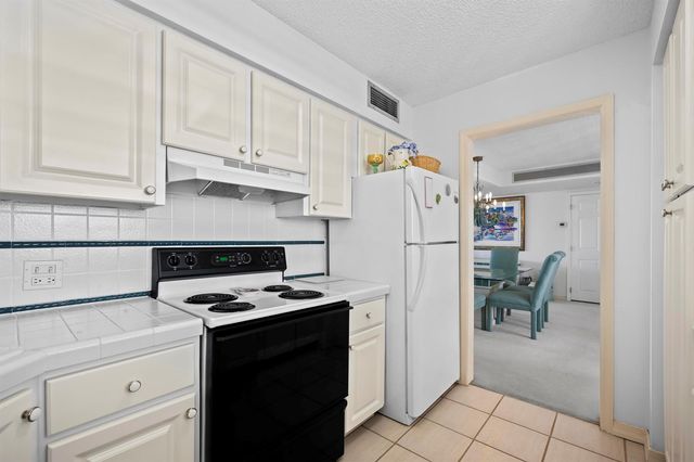 134 Lakeshore Drive 814, North Palm Beach, FL 33408