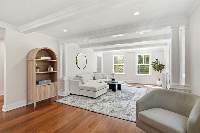 8 Pemberton Rd, Wayland, MA 01778
