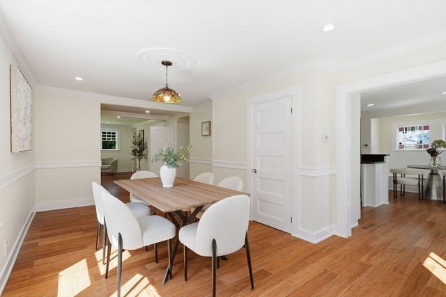 8 Pemberton Rd, Wayland, MA 01778