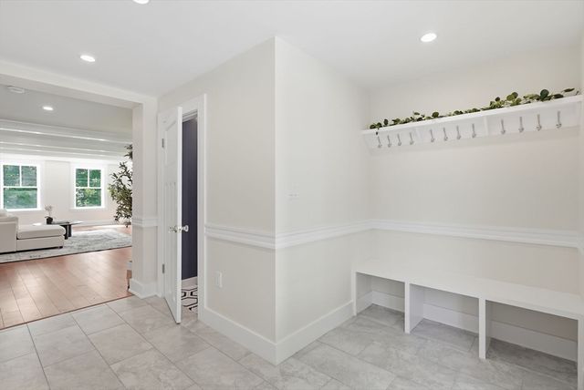 8 Pemberton Rd, Wayland, MA 01778