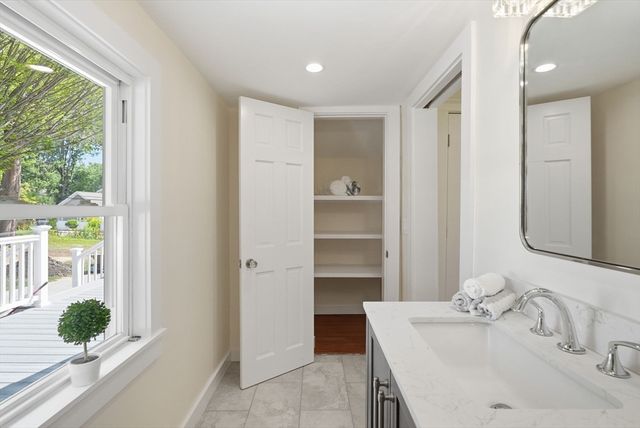 8 Pemberton Rd, Wayland, MA 01778