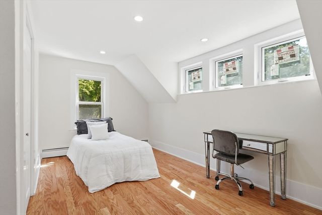 8 Pemberton Rd, Wayland, MA 01778