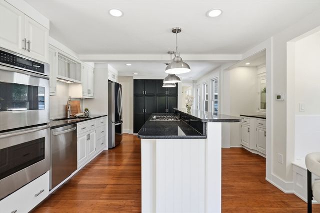8 Pemberton Rd, Wayland, MA 01778