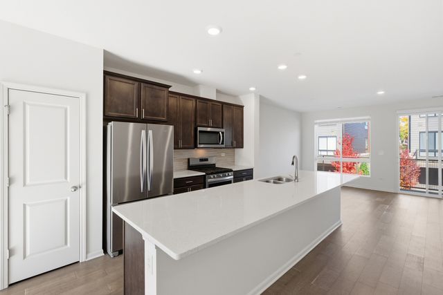 1300 Catalina Court, Schaumburg, IL 60173