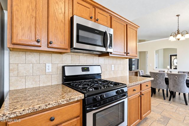 11531 FLOR LIATRIS Drive, Socorro, TX 79927