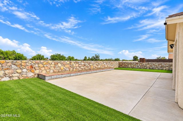 11531 FLOR LIATRIS Drive, Socorro, TX 79927