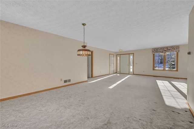 765 Ravenhill Road, Northfield, OH 44067