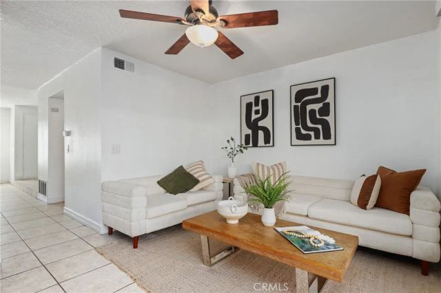 26 Helena 69, Irvine, CA 92604