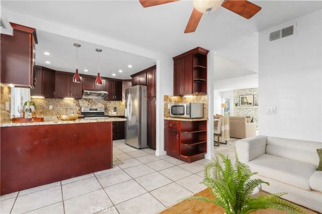 26 Helena 69, Irvine, CA 92604