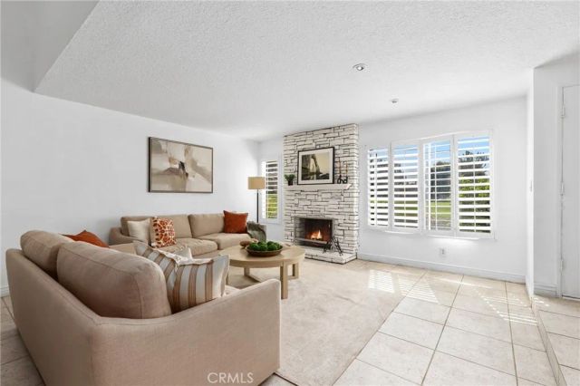 26 Helena 69, Irvine, CA 92604