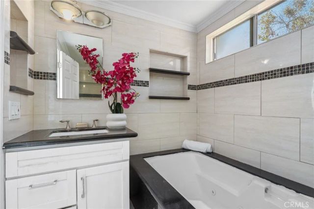 26 Helena 69, Irvine, CA 92604