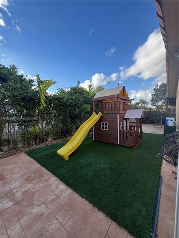 12545 SW 31st Ter, Miami, FL 33175