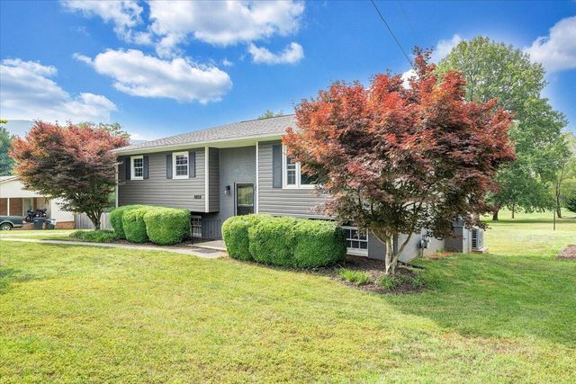 6618 Bryant CIR, Roanoke, VA 24019