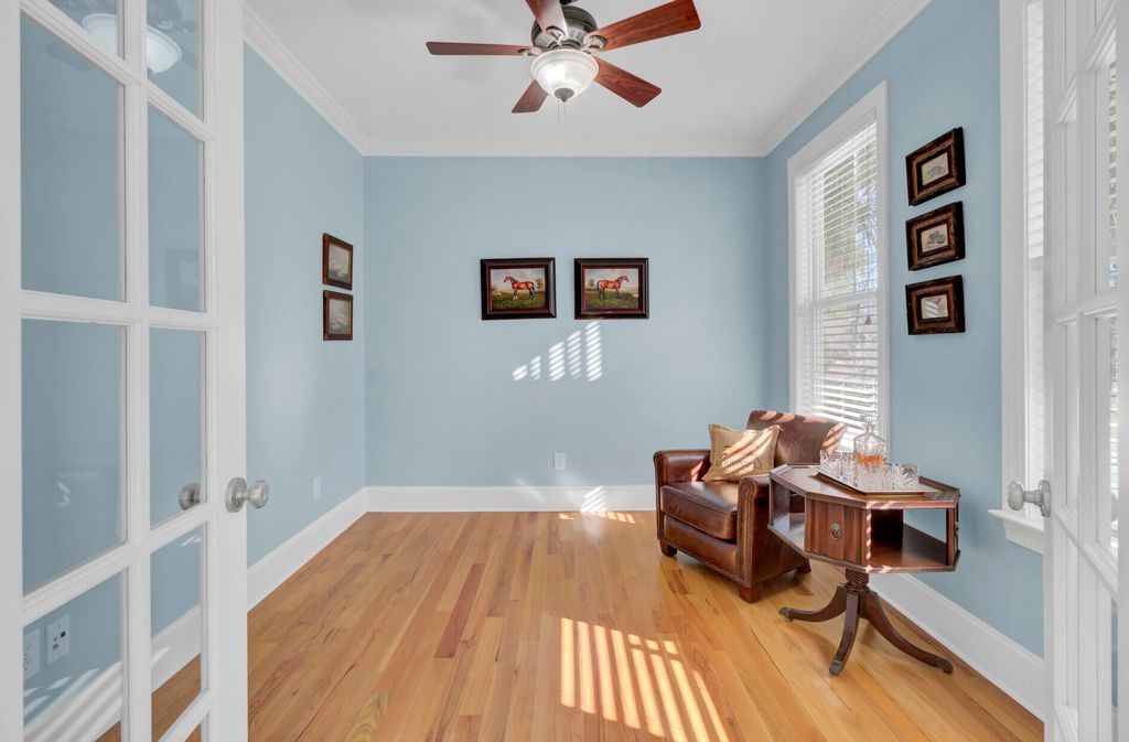 Image 10 of property listing at 1010 Mount Whitney Drive, Summerville, SC 29483