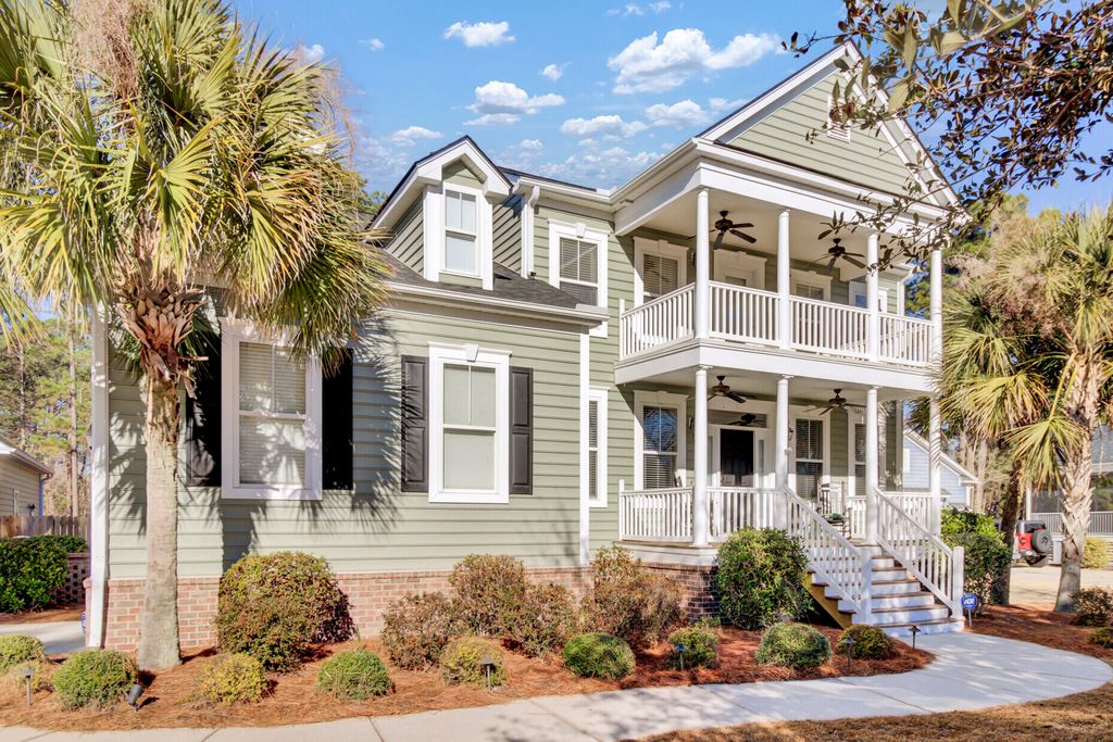 Image 2 of property listing at 1010 Mount Whitney Drive, Summerville, SC 29483