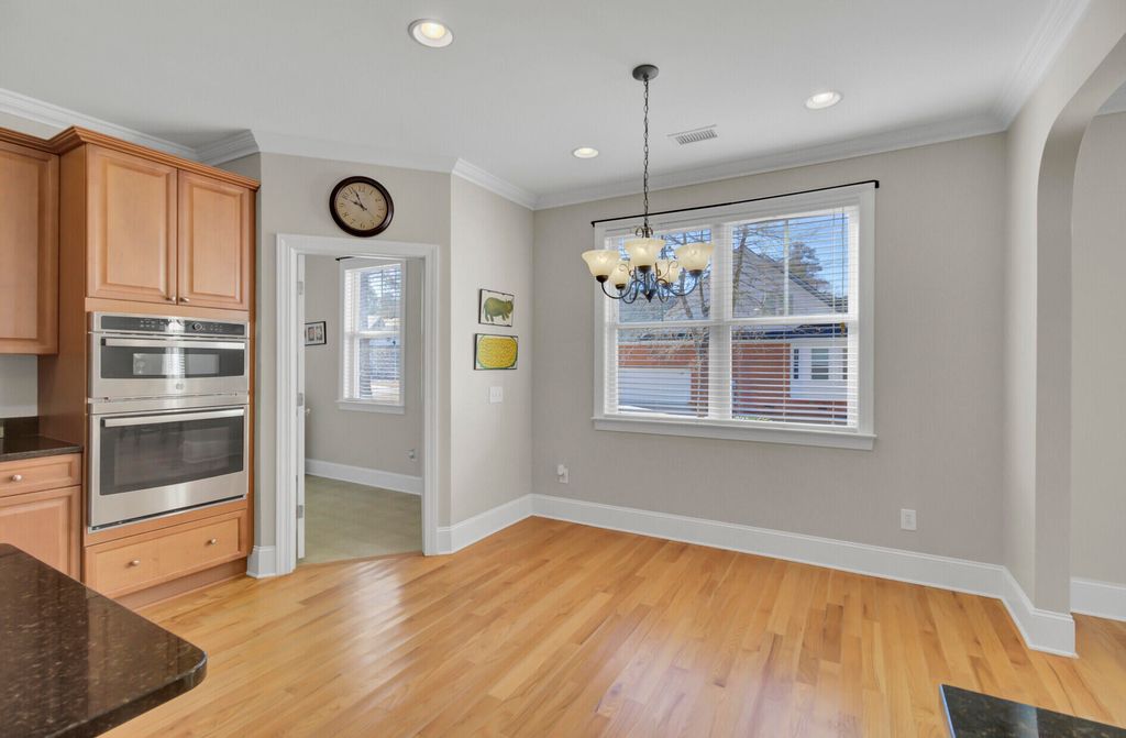 Image 22 of property listing at 1010 Mount Whitney Drive, Summerville, SC 29483