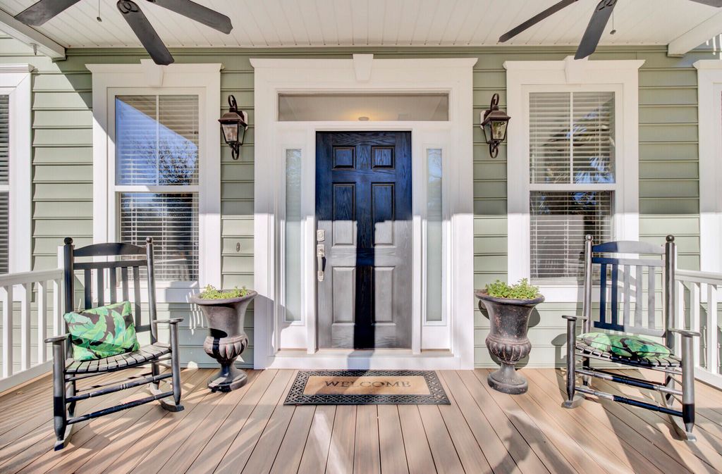 Image 3 of property listing at 1010 Mount Whitney Drive, Summerville, SC 29483