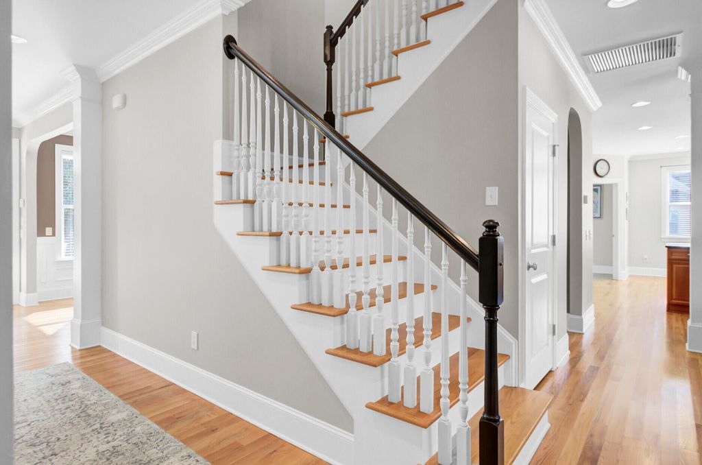 Image 33 of property listing at 1010 Mount Whitney Drive, Summerville, SC 29483