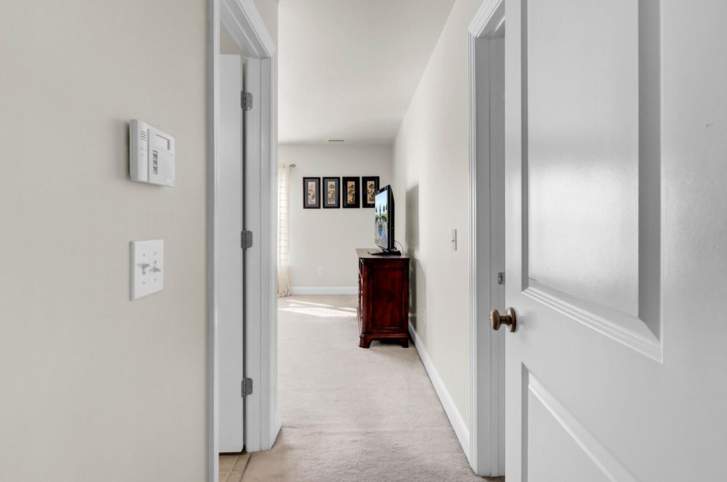 Image 36 of property listing at 1010 Mount Whitney Drive, Summerville, SC 29483