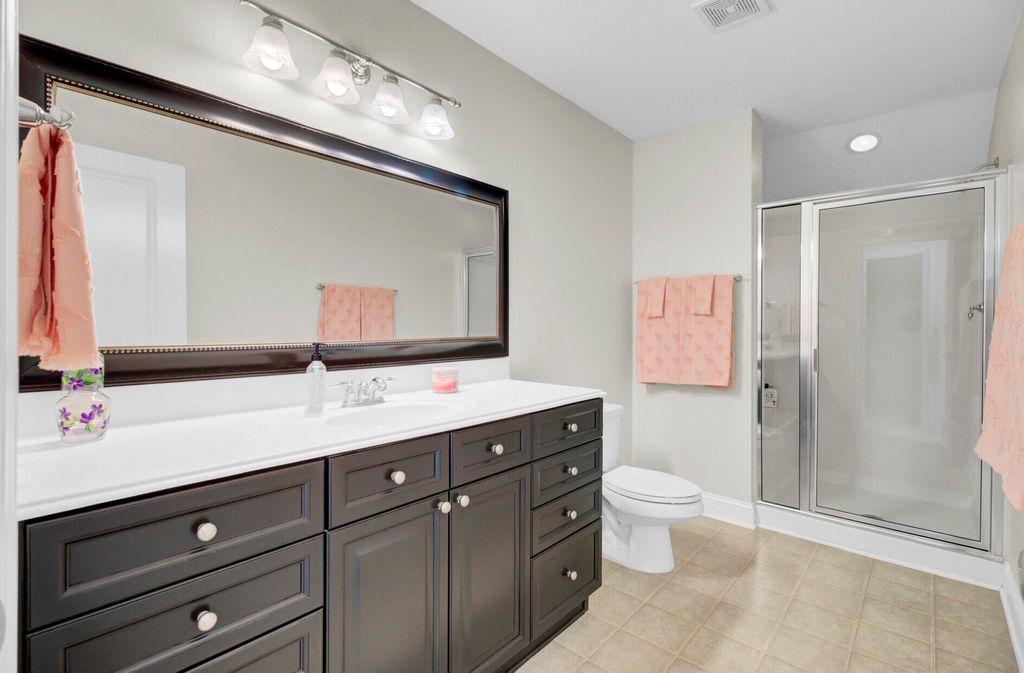 Image 40 of property listing at 1010 Mount Whitney Drive, Summerville, SC 29483