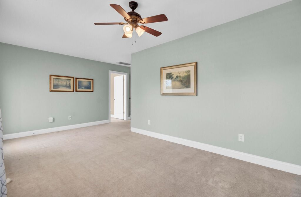 Image 43 of property listing at 1010 Mount Whitney Drive, Summerville, SC 29483