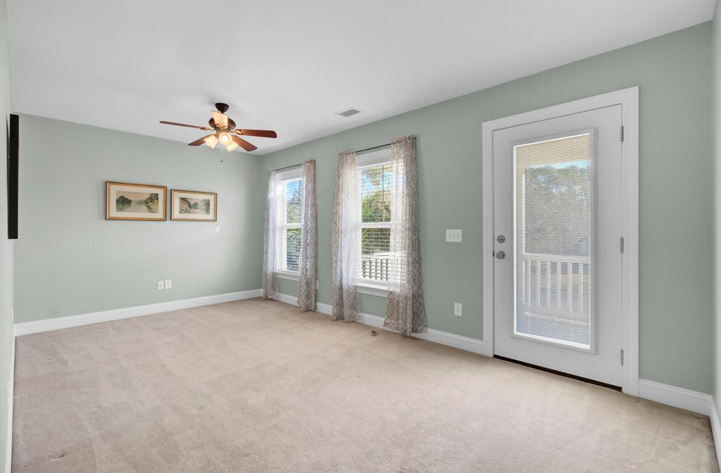 Image 44 of property listing at 1010 Mount Whitney Drive, Summerville, SC 29483