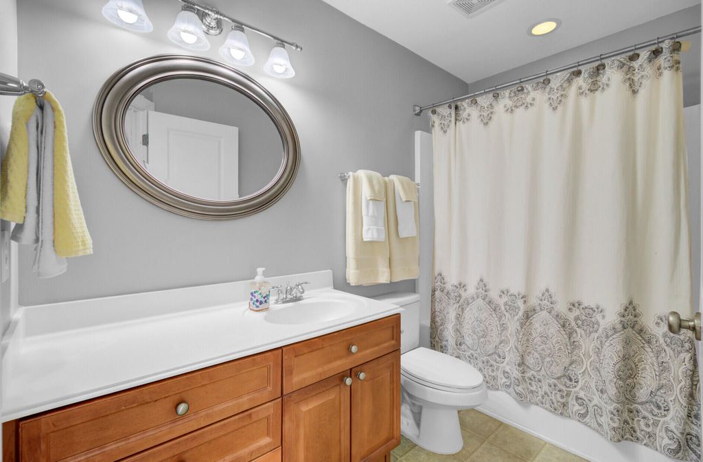 Image 51 of property listing at 1010 Mount Whitney Drive, Summerville, SC 29483