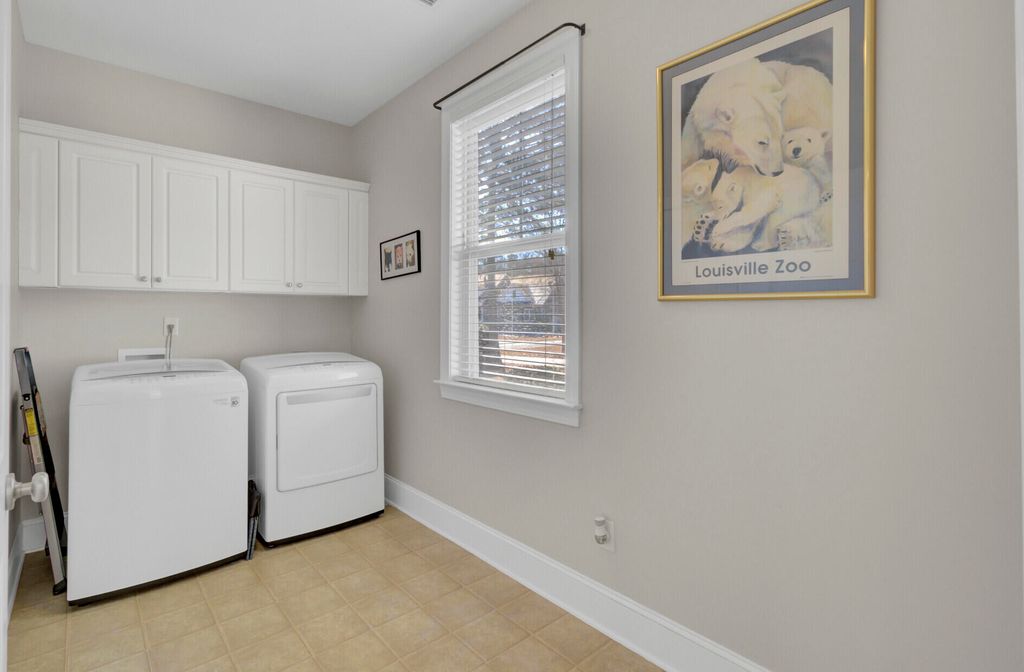 Image 53 of property listing at 1010 Mount Whitney Drive, Summerville, SC 29483