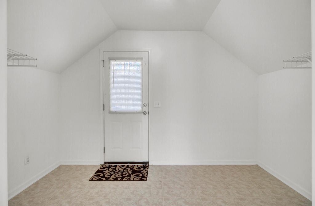 Image 55 of property listing at 1010 Mount Whitney Drive, Summerville, SC 29483