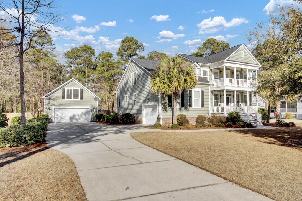 Image 65 of property listing at 1010 Mount Whitney Drive, Summerville, SC 29483