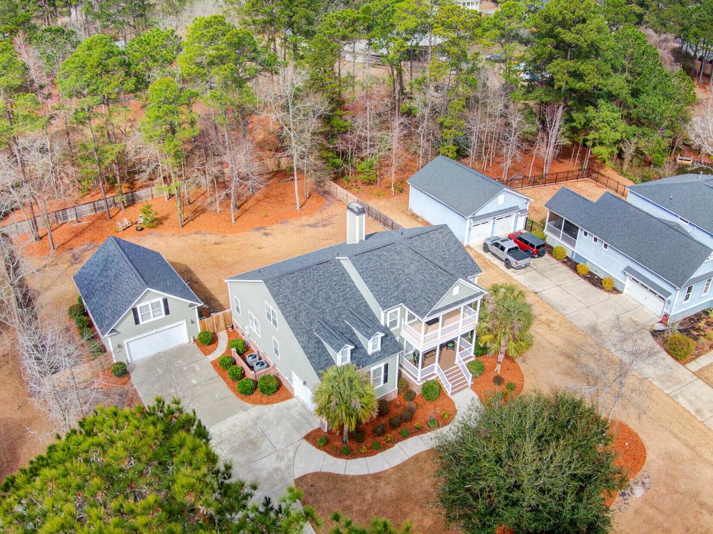Image 71 of property listing at 1010 Mount Whitney Drive, Summerville, SC 29483