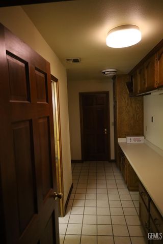 5705 Medio Luna Avenue, Bakersfield, CA 93306