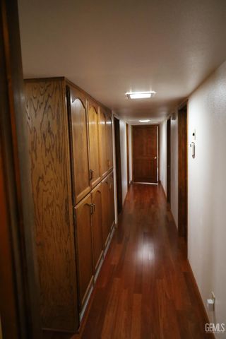 5705 Medio Luna Avenue, Bakersfield, CA 93306