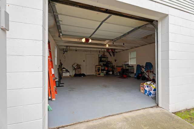 902 S Grand Street, Grove, OK 74344