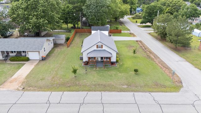 902 S Grand Street, Grove, OK 74344