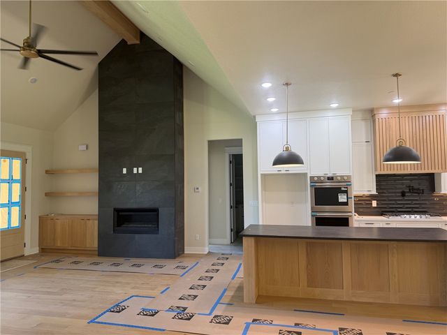105 Autumn Hills Road, Bentonville, AR 72712