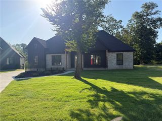105 Autumn Hills Road, Bentonville, AR 72712