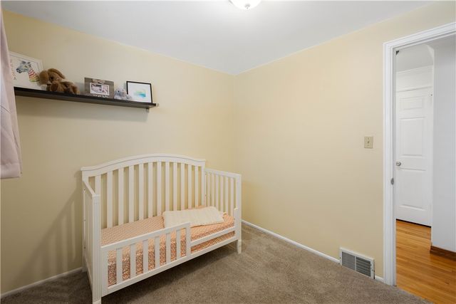 930 Lindsay Rd, Scott Twp, PA 15106