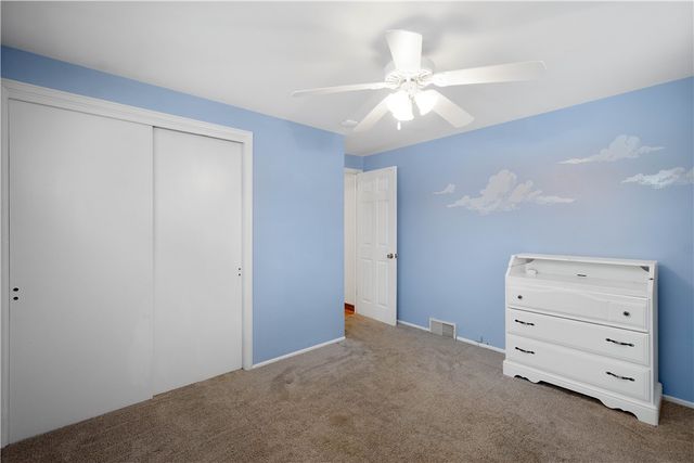 930 Lindsay Rd, Scott Twp, PA 15106