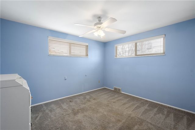 930 Lindsay Rd, Scott Twp, PA 15106