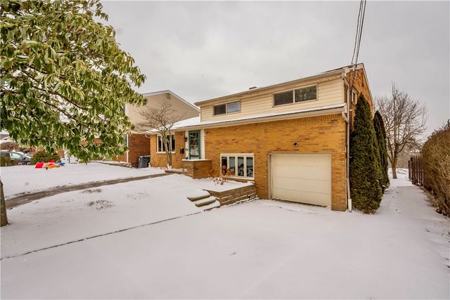 930 Lindsay Rd, Scott Twp, PA 15106